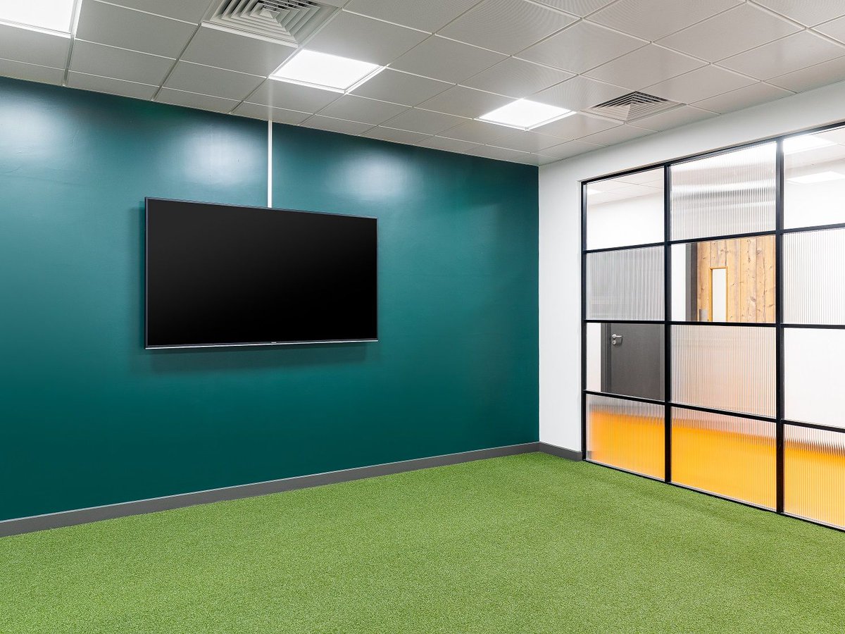 1NorthBank's tweet photo. In addition to free yoga and boxercise classes, we also have the gym studio where you can exercise at your own pace or follow an on screen tutorial #yourfitnessyourway #sheffieldissuper #shoutaboutsheff #motivation https://t.co/qogy2rAQww