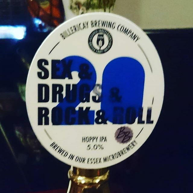 Sex and Drugs and Rock and Roll from Billericay is a gold #CraftBeer.  Juicy sweet up front with elderflower and raspberry. Tiny hint of nettle bitter to finish. ift.tt/38fPlsU