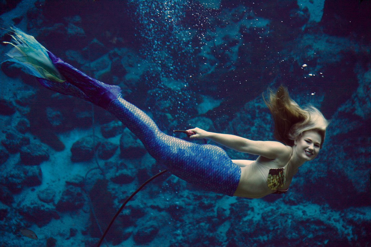 A5: Our must-see park is Weeki Wachee Springs State Park, because where else can you meet a real mermaid? 
#FLAdventureCoast #FLTravelChat