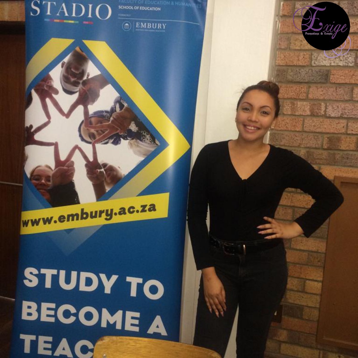ExigePromotions's tweet photo. This week we are in Port Elizabeth at RockingFuture2020! Day 2 loading 😁

The gorgeous Chenique is representing Embury College to young learners who are looking at their future and what to study after high school.

#futureisbright #RockingFuture2020 #lookingahead #portelizabeth https://t.co/tEVx5XeDd3