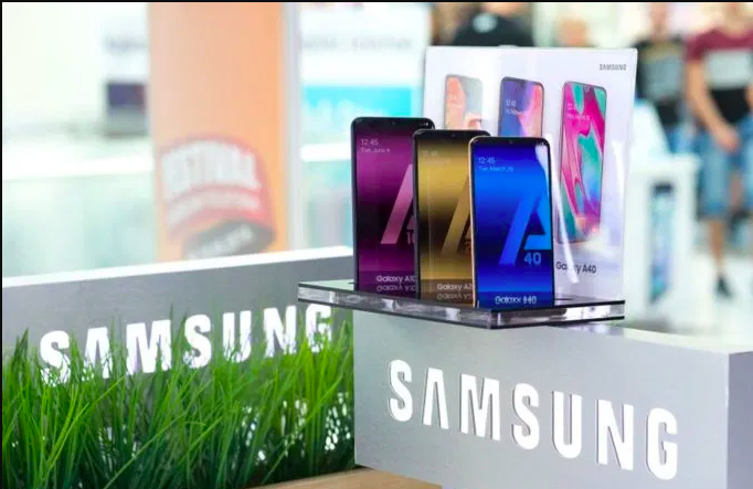 AzurDigital's tweet image. Samsung has ended online promotional partnership with Amazon after protests from retailers bit.ly/2vijJUZ via @Inc42 #Samsung #Amazon #AmazonPay #Ecommerce #Retail #Retailers