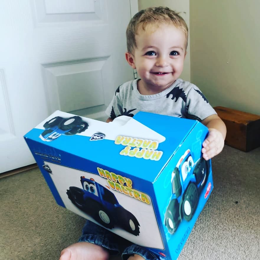 Die liefde vir 'n Valtra trekker begin al van kindsbeen af.

Een gelukkige klient ontvang sy eerste Valtra.

#valtra #trekker #lanbou