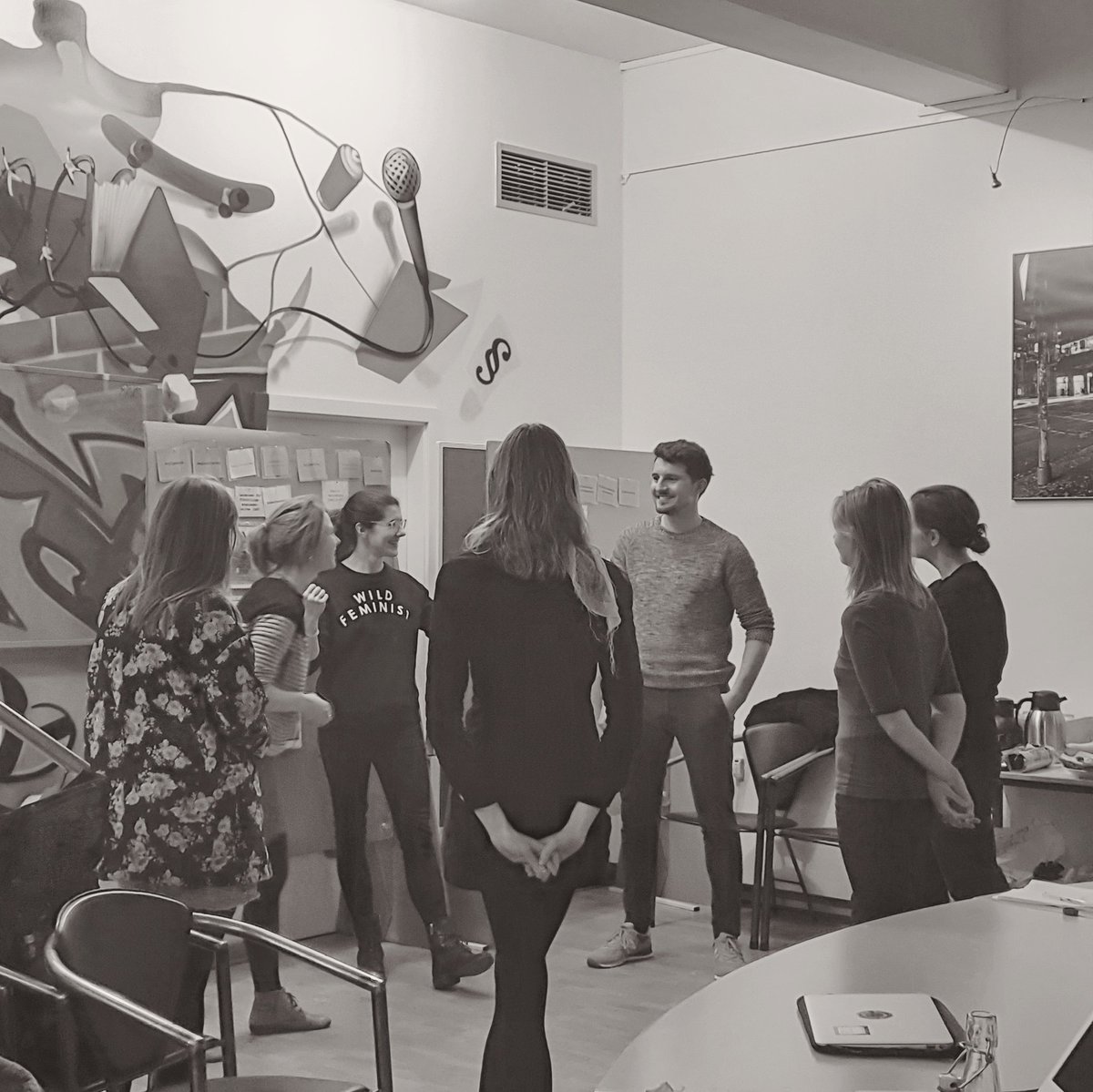 Am Wochenende fand unser Workshop für den #KongressArmutundGesundheit statt.
Unter der Leitung von <a href="/JLRohmann/">Jess Rohmann is on BlueSky and LinkedIn</a> wurden erste Slam Konzepte erstellt, gelacht und viel gelernt! Vielen Dank dafür! 
Auch an <a href="/gangwayev/">Gangway e.V.</a>, die uns so vertrauensvoll kostenlos ihre Räume überlassen haben! ❤️