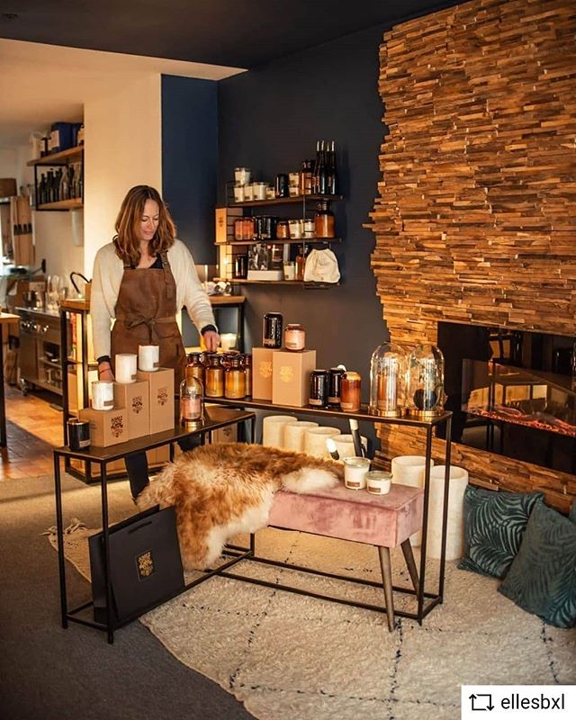 Looking for any gift ideas 🤗 Our new client aimez_vouslesunslesautres creates high quality craft candles 🕯️ made in Brussels 🇧🇪 We invited some influencers to discover their workshop. ellesbxl were ones of them. ​ #ribbonagency  #influencermarketing #belgianbrand #socialmedia #
