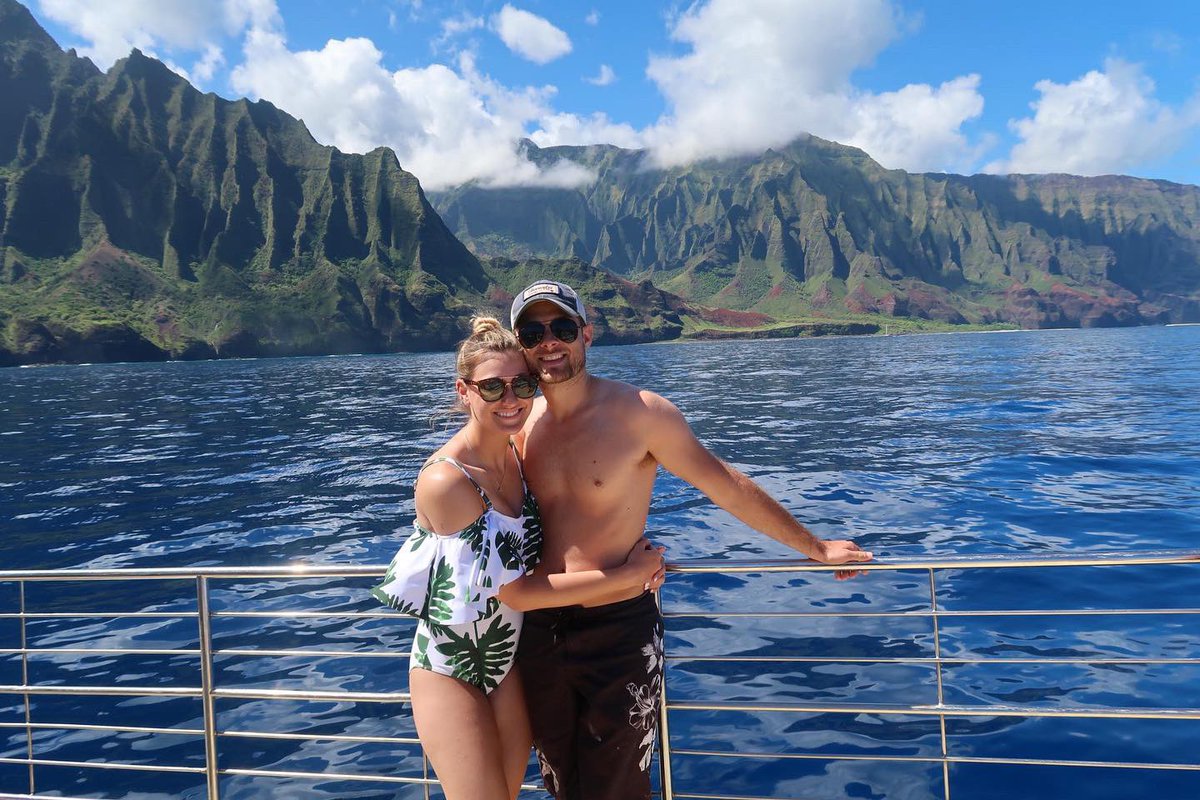 LINDSEYMACALUS0's tweet photo. @RawBeautyKristi KAUAI! It’s literally called “The Garden Island” 🌺🌴 I’ve been many times and it’s literally the most gorgeous place ever. I know you would absolutely love it!! Also, I highly recommend seeing the NaPali coast if you go. That’s the view behind us in the picture. It’s STUNNING 💚 https://t.co/n7PdtN61Hl