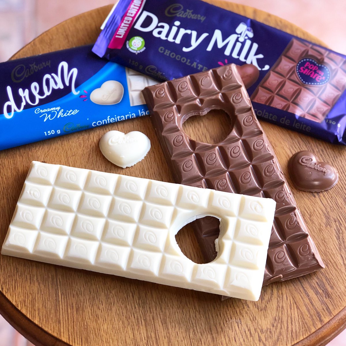 minkyscoza's tweet photo. WIN! With Valentine’s Day being 3 days away it’s time for a GIVEAWAY with @cadbury_sa to #ShareTheLove 🎉 Two winners will each receive a Cadbury Pop Out hamper &amp; one winner will receive a R2 000 cash voucher for a Valentine’s Experience 🛍 

Follow @minkyscoza @Cadbury_SA &amp; RT https://t.co/RTdFWCFGKN