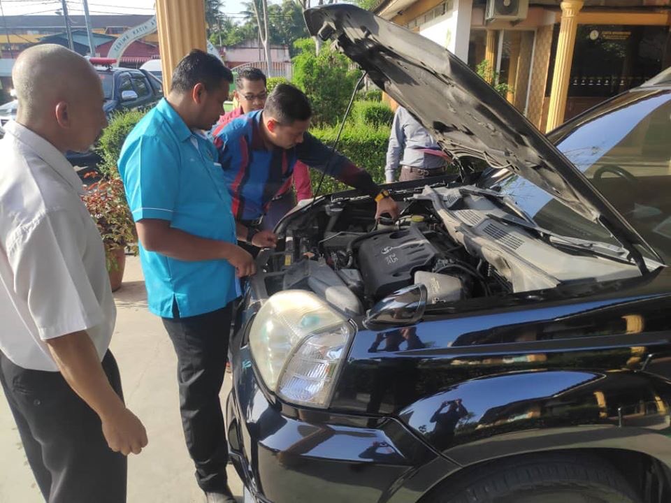 mdketereh's tweet photo. Sekitar pemeriksaan Kenderaan Rasmi MDKPI oleh Bahagian Khidmat Pengurusan, Pejabat SUK Negeri Kelantan pada 3 Februari 2020.
#mdkpi https://t.co/eiEnuiTFdG