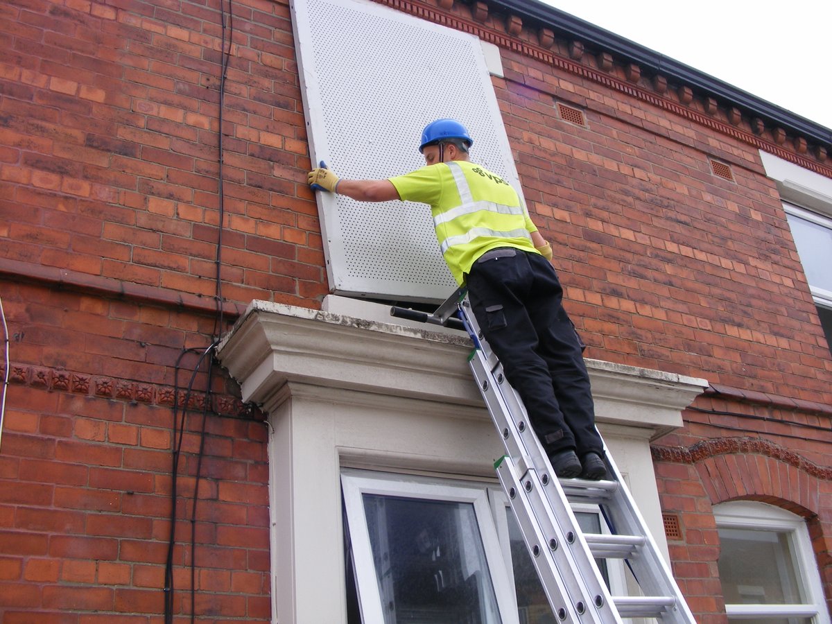 vacantproperty1's tweet photo. Quick turnarounds for #VoidProperties: Re-letting empty properties is a core function for housing providers. We're on several procurement frameworks to help providers secure, clean and clear vacant homes quickly, so they can be re-let homes as soon as possible. #HousingCrisis https://t.co/pAAGXxfsdL