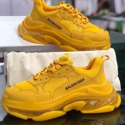 Sonkaducci's tweet photo. BALENCIAGA on Valentine Special 
Orders yours at any given time 

Call on 0676278170 
(WhatsApp also) https://t.co/gn5Fr1kGnV