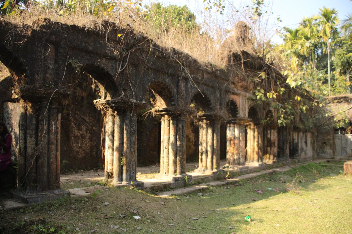 nipashah93's tweet image. Bhuter bari...