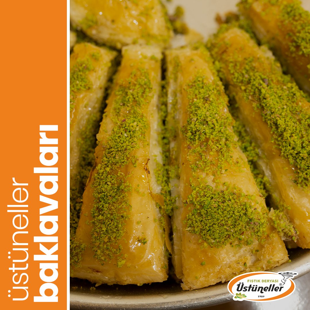 %100 hakiki Şanlıurfa fıstığı ve sadeyağı ile hazırlanan fıstıklı havuç dilimi baklavayla gününüzü renklendirin! Telefon numaramız: (0312) 285 63 01
.
.
.
#baklava #havuçdilimi #havuçdilimibaklava #fıstıklıbaklava #tatlı #balgat #çankaya #ankara