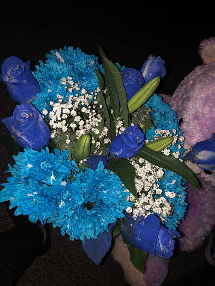 Cause blues my favorite color 😍🥺💙 #Thanksbae