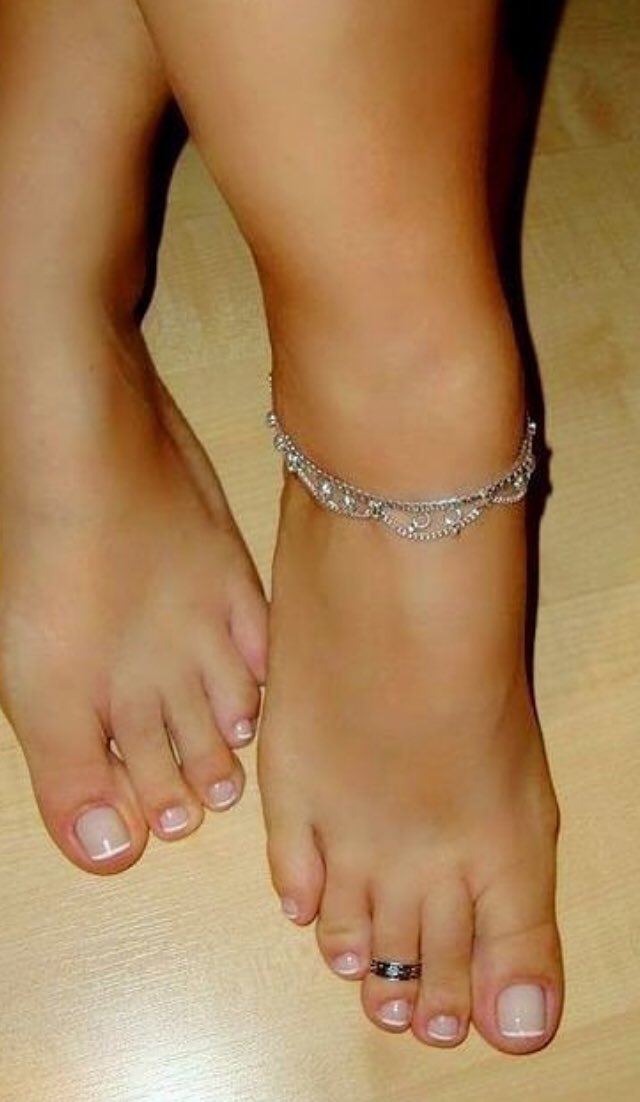 Feet Model tweet media