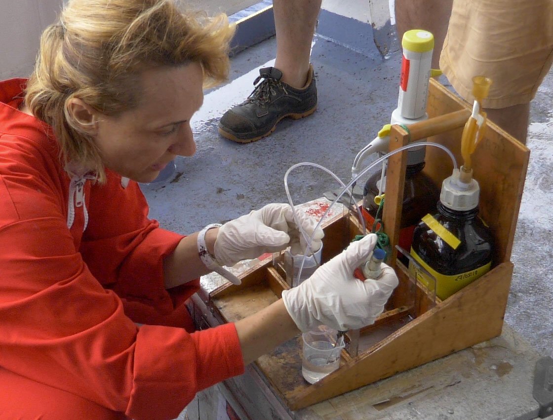 tongaproject's tweet photo. 👩‍🔬🌊🧪Today, and all the other days, let's celebrate the @tongaproject #WomenInScience !
@INSU_CNRS @ird_fr @IMEV_mer @MIOceanologie https://t.co/c4xBkhC4Wm