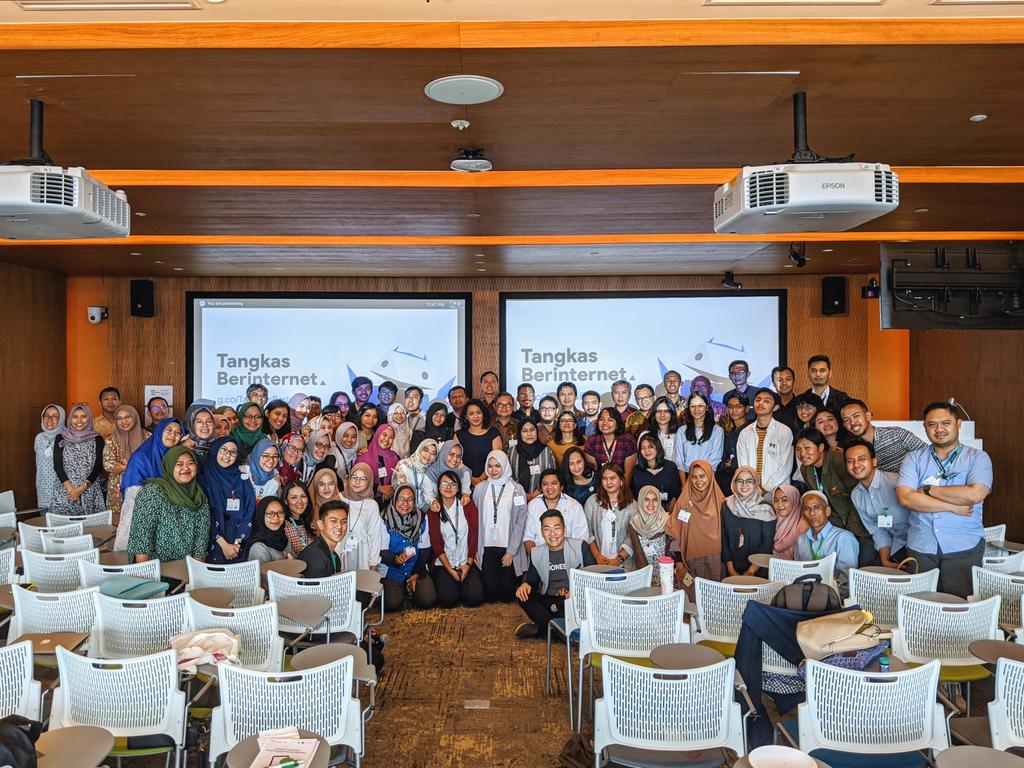 atcoustic's tweet photo. Selamat Hari Aman Berinternet! Mari kita #TangkasBerinternet dengan kurikulum baru kita https://t.co/KHw41hf5OW. https://t.co/YcjWE2rc8R