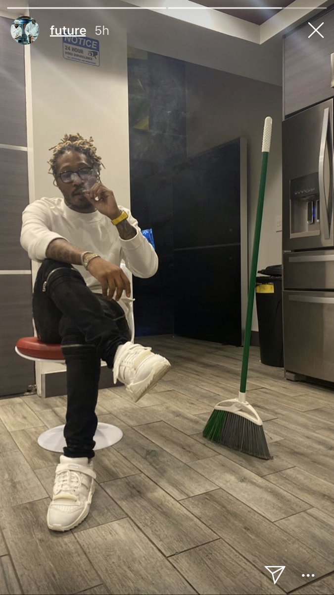 ClockedInRelle's tweet image. How unbothered I am knowin I’m toxic asf