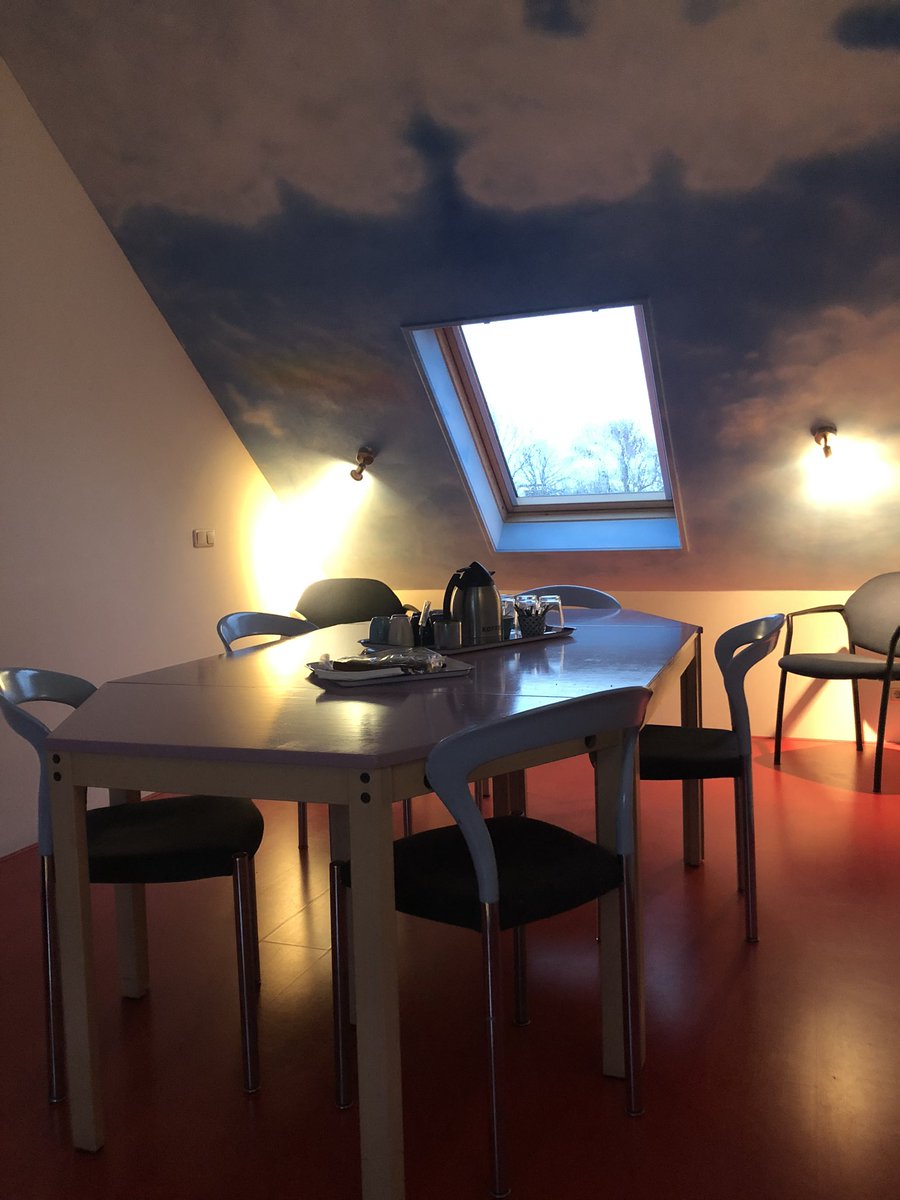 LOFTboksum's tweet photo. Fries en Engels zijn taalfamilie en dat merk je in LOFT. Kennismaken met ruimte Dream? https://t.co/82TUhfhjU3