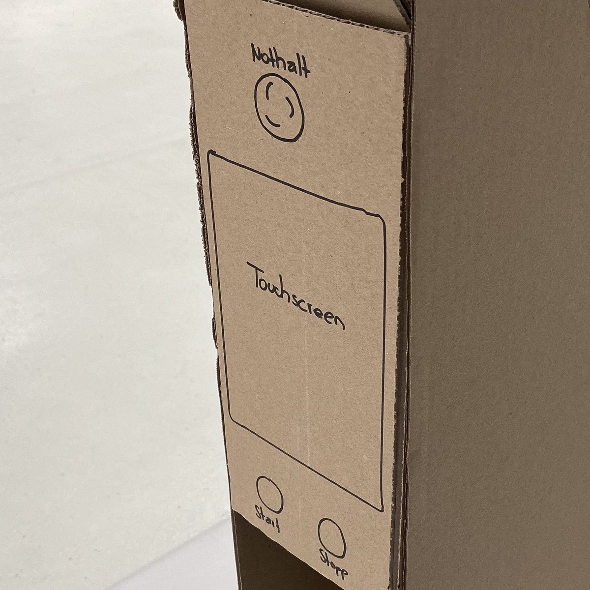 Mit einfachsten Mitteln haben wir ein Maschinenkonzept erarbeitet, um Funktion und Bedienung evaluieren und dem Kunden erklären zu können. So kommen wir Schritt für Schritt an eine kundenorientierte Lösung. 🙌

#autix #sondermaschine #automation #industrieautomation #maschinenbau