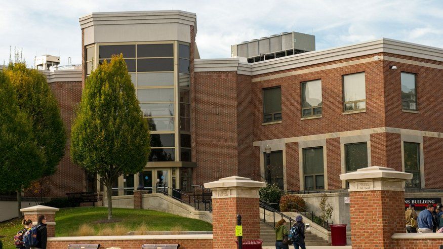 CTCLColleges's tweet image. @OhioWesleyan introduces a #quantitativeeconomics major &quot;that prepares students to analyze economic issues, explore theories, and predict future conditions using statistical procedures and mathematical models.&quot; #liberalarts #economicsisscience buff.ly/2UHOqNS