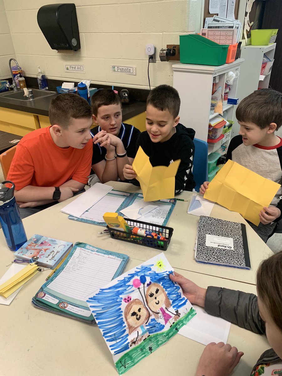 searceymindhive's tweet photo. SEL buddy meet- up @LisaMicou thank you 5 th grade and Mrs.Ferriera 😊so fun !! https://t.co/rwQqJMUQOc