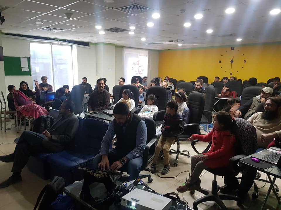 datumsquare's tweet photo. Our Kiddie Codie training session in full swing!
Waqas Shafique talking about Minecraft: Education Edition.
Thanks to everyone who joined us and made this a successful affair!

#Kidsincoding #thefutureisIT https://t.co/uG97MCP14w