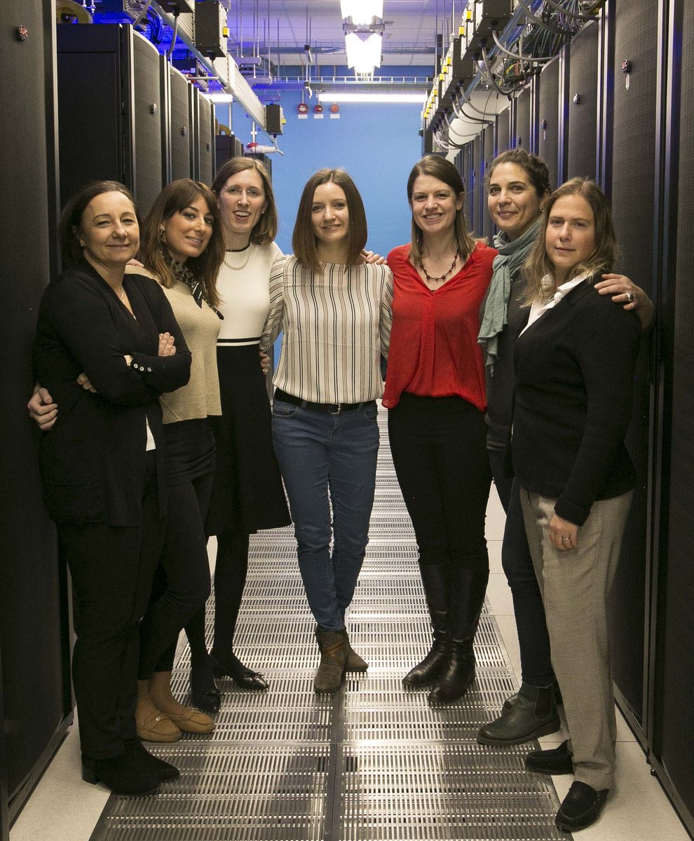 GosiaTrynka's tweet image. There's a lot of analytical power in this picture and I'm not talking about the machines #WellcomeGenomeWomen #WomenInSTEM
@nicolesoranzo @roserventotormo @hilsomartin @GosiaTrynka @ee_davenport @marakat and SarahTeichmann = @sangerinstitute female faculty