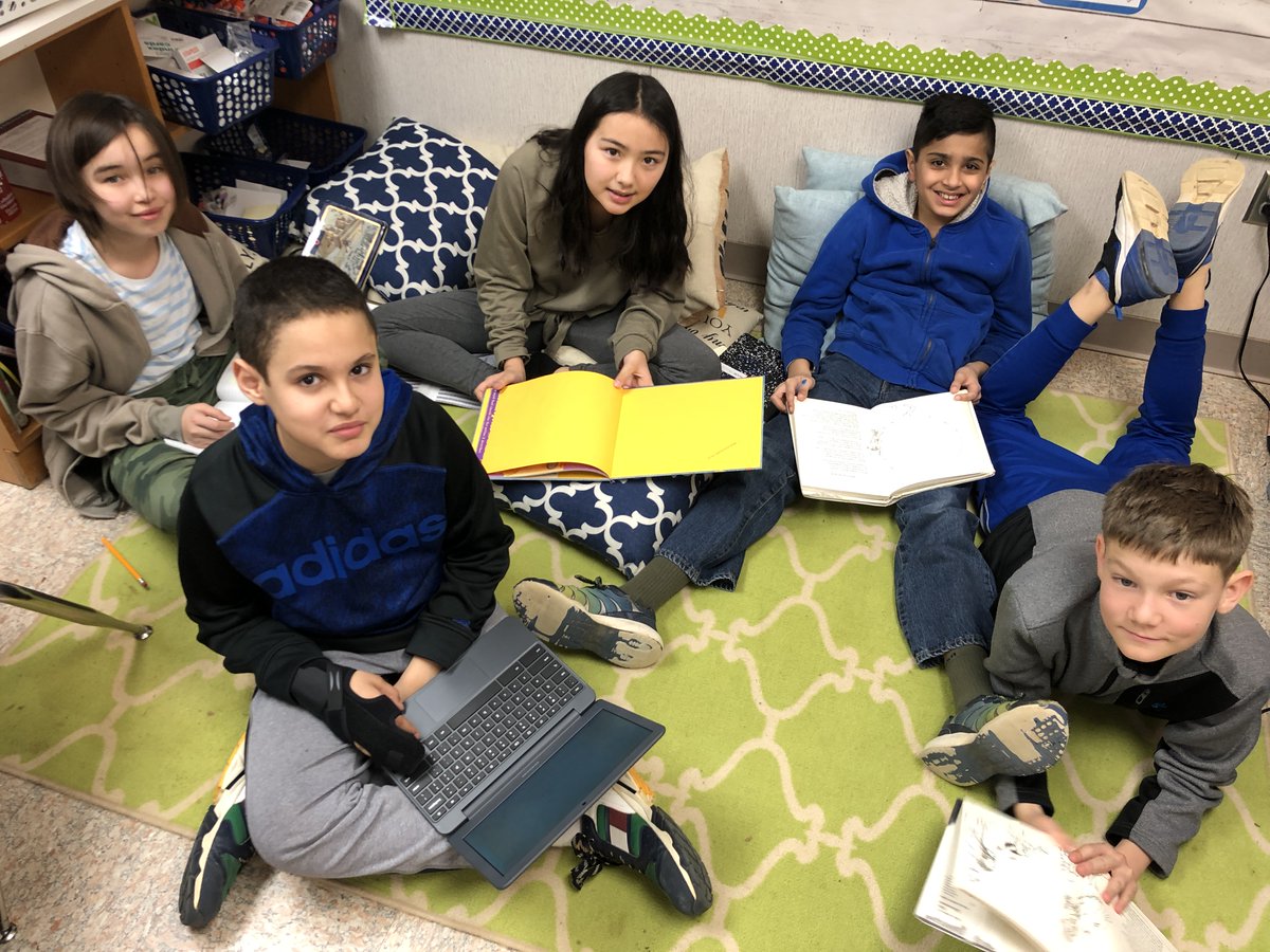 Mosaic_ES's tweet photo. Mrs. Smith's students read and reflect on their reading during Language Arts stations. #flexibleseating #criticalandcreativethinkers https://t.co/GY7Hpeq0oy