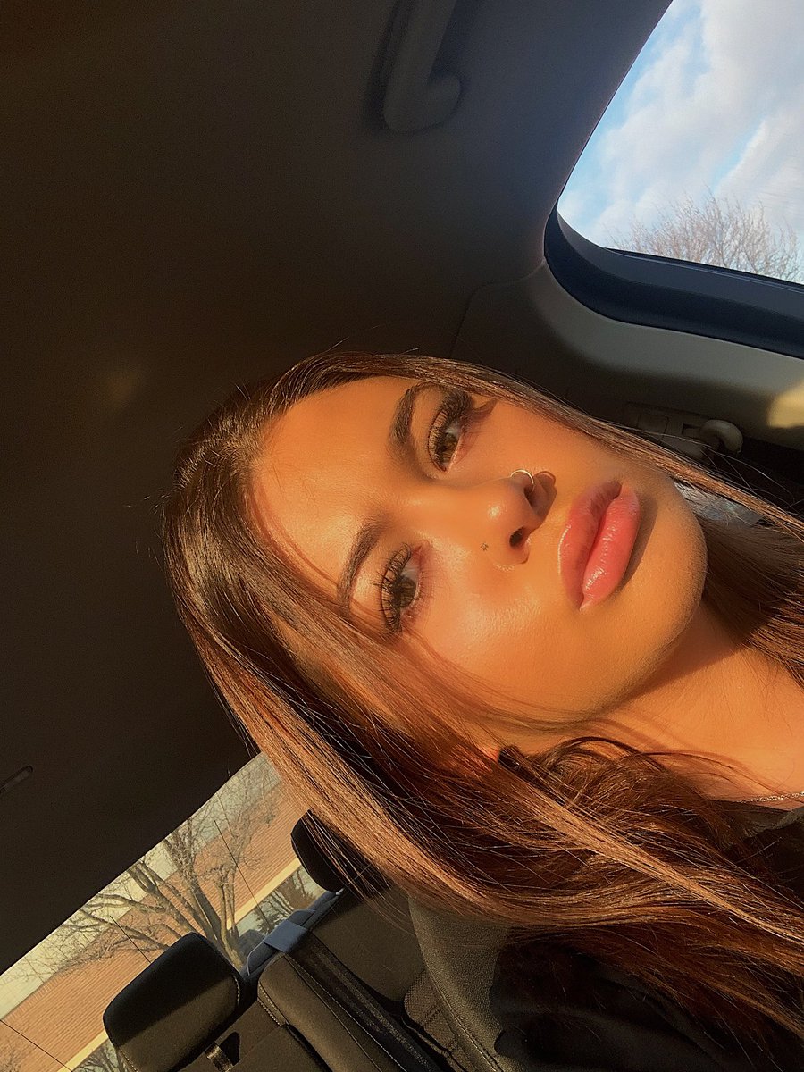 kylienhoff's tweet image. That natural mean face🥵