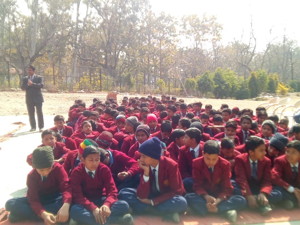 csirnbrilko's tweet photo. CSIR-NBRI, LUCKNOW organized an #OutReachProgramme at Navodaya Vidyalaya, kotabagh, Nainital. An informative session on Achievement of CSIR was conducted by #VinaySahu while #Harendrapal encouraged the students to take up science in their higher studies. 
#Jigyasa @CSIR_IND https://t.co/3ZfokUIDZm