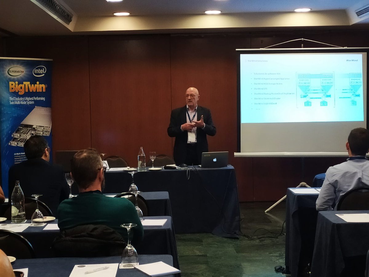 Aryan_VAD's tweet photo. Continuando la Jornada sobre #Hiperconvergencia, mostrando al canal una demo de @starwindsan y su nueva consola de gestión. Junto con Ignacio Borragán, Territory Manager Spain & Portugal
#Hiperconvergencia #Hipervisor #Software https://t.co/ltLFoidbmy
