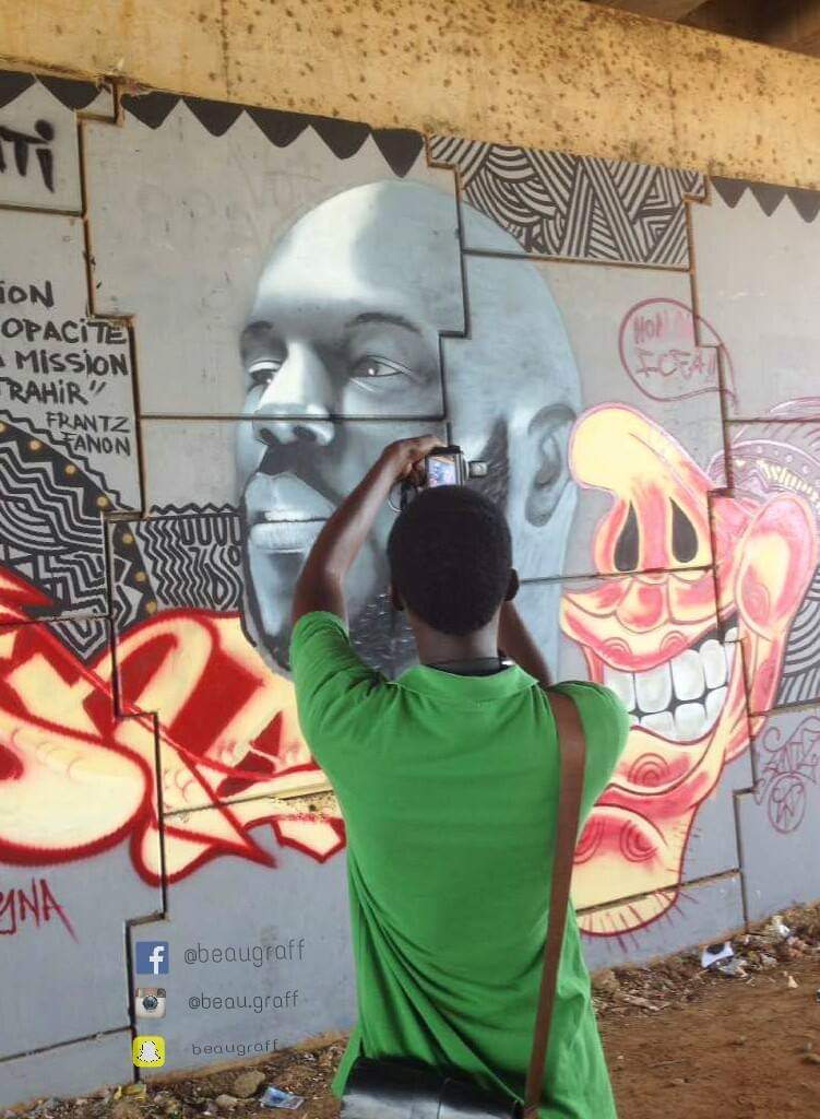 KemiSeba1's tweet photo. On ne lutte pas pour s'attirer la sympathie de qui que ce soit. On veut juste que notre peuple prenne ses responsabilités pour accéder à l'autodétermination. Mais ceci étant précisé, on ne  remerciera jamais  assez la rue africaine pour l'amour que cette dernière nous porte. https://t.co/QhnroxVLnU