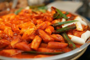 DailyMakan's tweet photo. RESEPI TTEOKBOKKI

Cake rice
-1/2 pekat tepung pulut
-1 sudu kecil minyak bijan
-Garam sikit
-Air

Untuk sos
Minyak masak dalam 3 sudu makan untuk menumis
-1/2 cawan air
-5-6 biji cili api + 4 ulas bawang putih di blend
-2 sudu makan cili kisar
-4 sudu besar sos Thai bawang putih https://t.co/exLaZ2PMVu