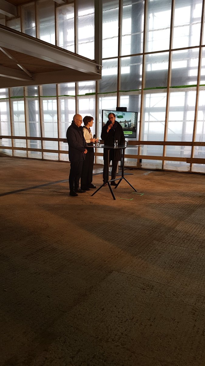 #Hammerbrooklyn CEO Dr. Nora Cavara im Gespräch mit Henrik Falk(<a href="/hochbahn/">HOCHBAHN</a>) und <a href="/TschenPe/">Peter Tschentscher</a> zum Thema #Digitalisierung und #Mobilität d. #Zukunft.