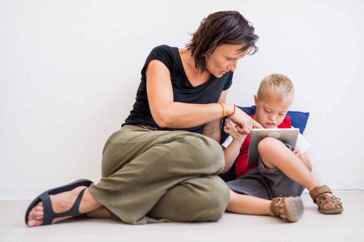 Vandaag #saferinternetday2020: goed moment om na te denken over online veiligheid van je verwant/cliënt met verstandelijke beperking. Als mediawijsheidstraining niet helpt, wat dan? Check komende weken tips en trucs voor dit issue op onze LinkedIn-pagina! ow.ly/Jc2850yjiW8