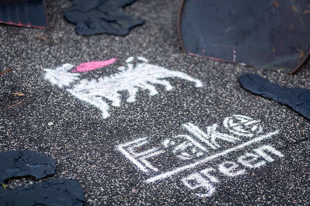 Armatevi di casseruola e mestolo per scacciare il Cane a 6 zampe dalle Scuole insieme a noi. Venerdì #14febbraio a #Bari è #Cacerolada, nel giorno di #SanValentino noi si porta zizzania tra i due innamorati. "Questo matrimonio non s'ha da fare!" #ENIKILLS 
facebook.com/events/1884929…