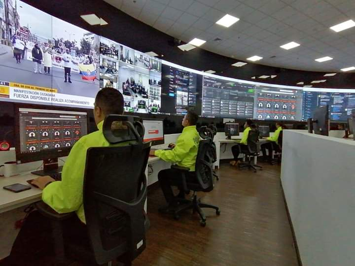 CaiVirtual's tweet photo. ¿Cómo se puede hacer al Internet más seguro para nuestros niños, niñas y adolescentes? no se pierda a las 10:00 A.M. en vivo por @PoliciaColombia un experto del Centro de Capacidades para la Ciberseguridad de Colombia (C4), hablando de #Ciberseguridad @safeinternetday @EC3Europol https://t.co/EJUF8yInOJ