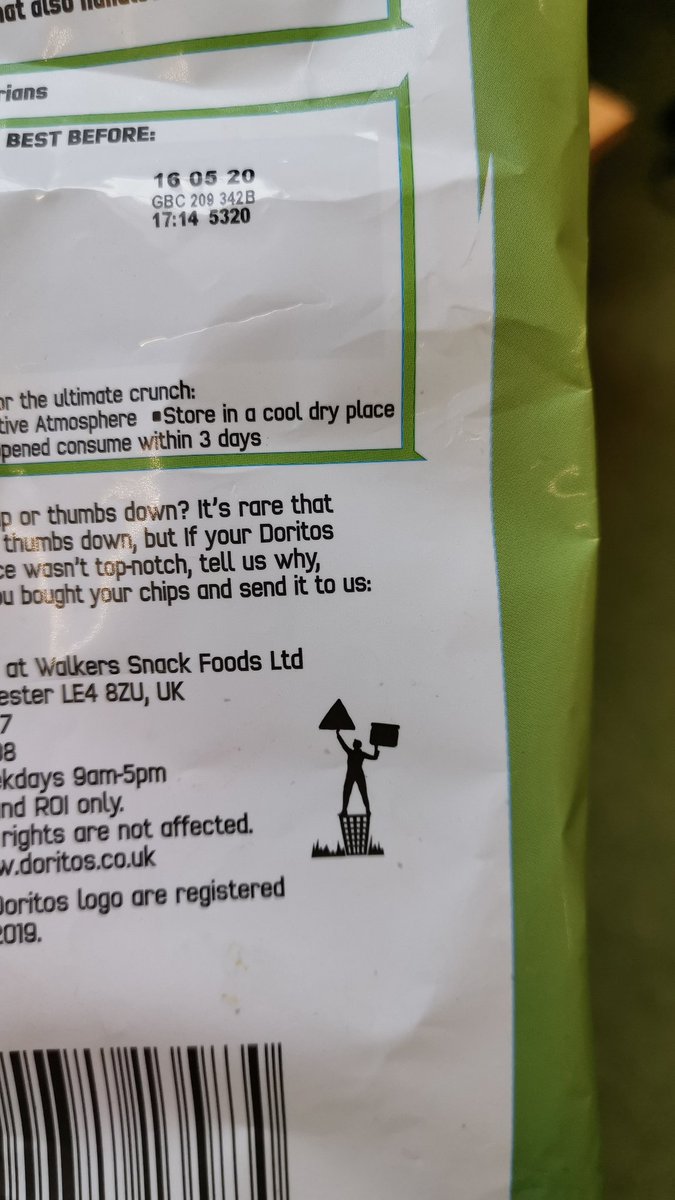 GWondrausch's tweet photo. @doritosUK what is this supposed to mean? Looks like a guy who is confused as to whether the packet can be recycled! https://t.co/FvhP3iJQgH