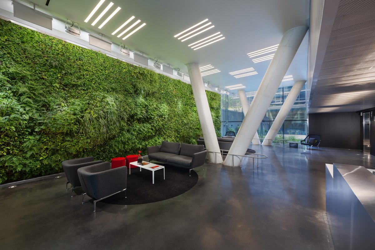 This SemperGreenwall brings nature indoors at the residential lobby of the Westlight Condos in Washington DC. Picture courtesy of Jeffrey Sauers. #residentialtower #greenarchitecture #westlightcondos #washingtondc #lobby #livingwall #verticalgarden #indoorclimate #sempergreenwall