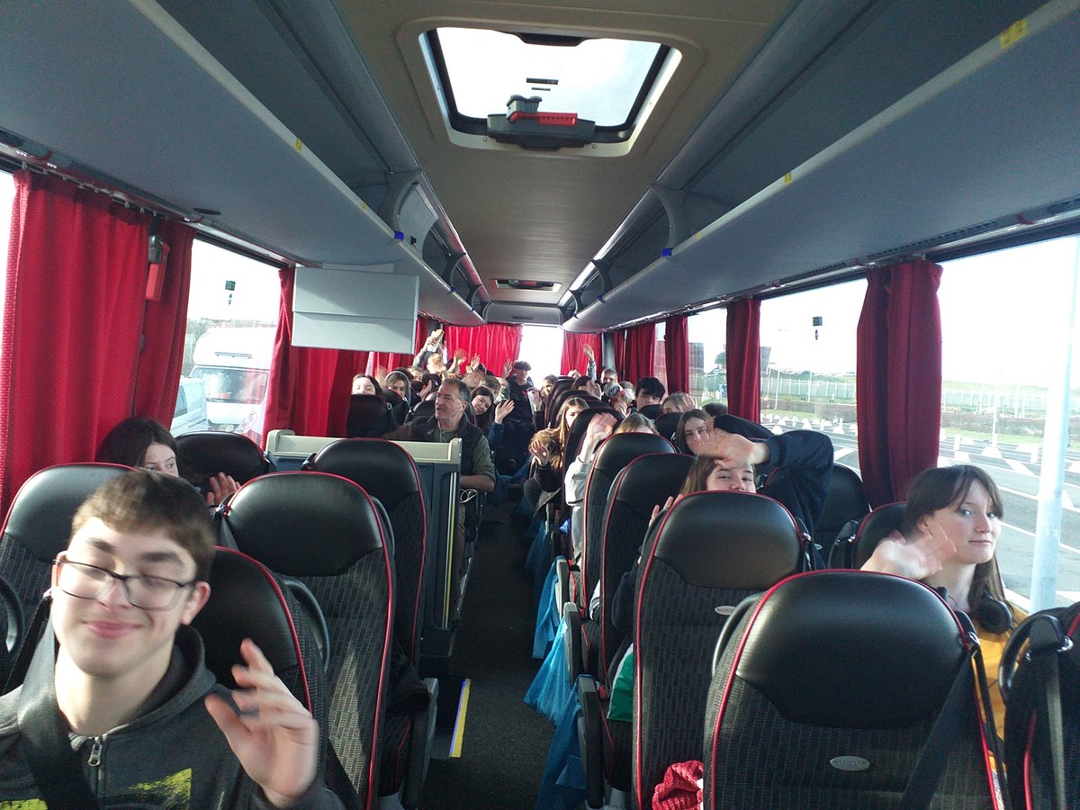 RPSMFL_dept's tweet image. Waving goodbye to France, just boarding the Eurotunnel now 👋🇫🇷
#abientot #aplustardbalthazar