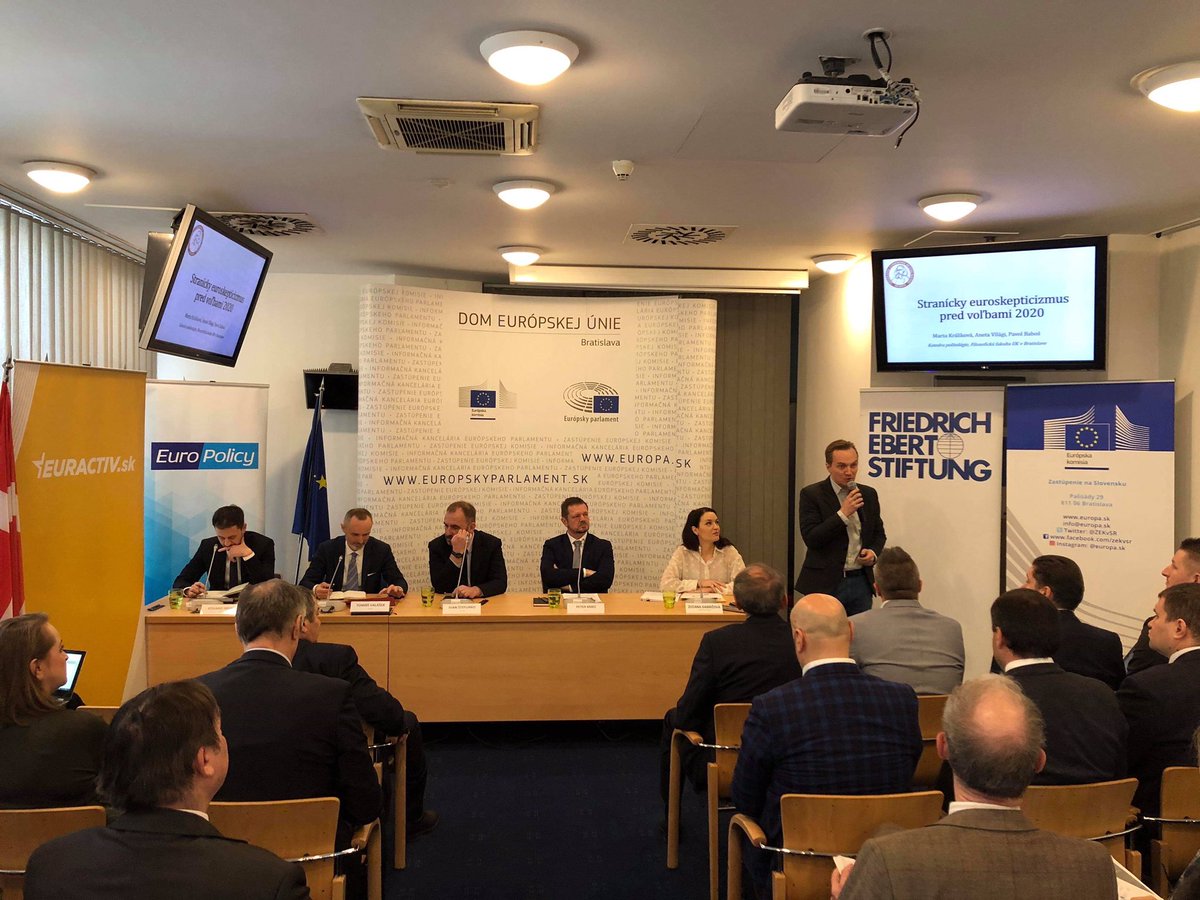 eubriefsk's tweet photo. Začíname predvolebnú diskusiu s kandidátmi politických strán, pozvanie prijali @peterkmec, @ivanstefunko, @valasekt a Eduard Heger. Diskusiu otvoril vedúci Zastúpenia Európskej komisie na Slovensku @ladislav_miko a @palobabos z Katedry politológie FiF UK https://t.co/70ffA28M8z