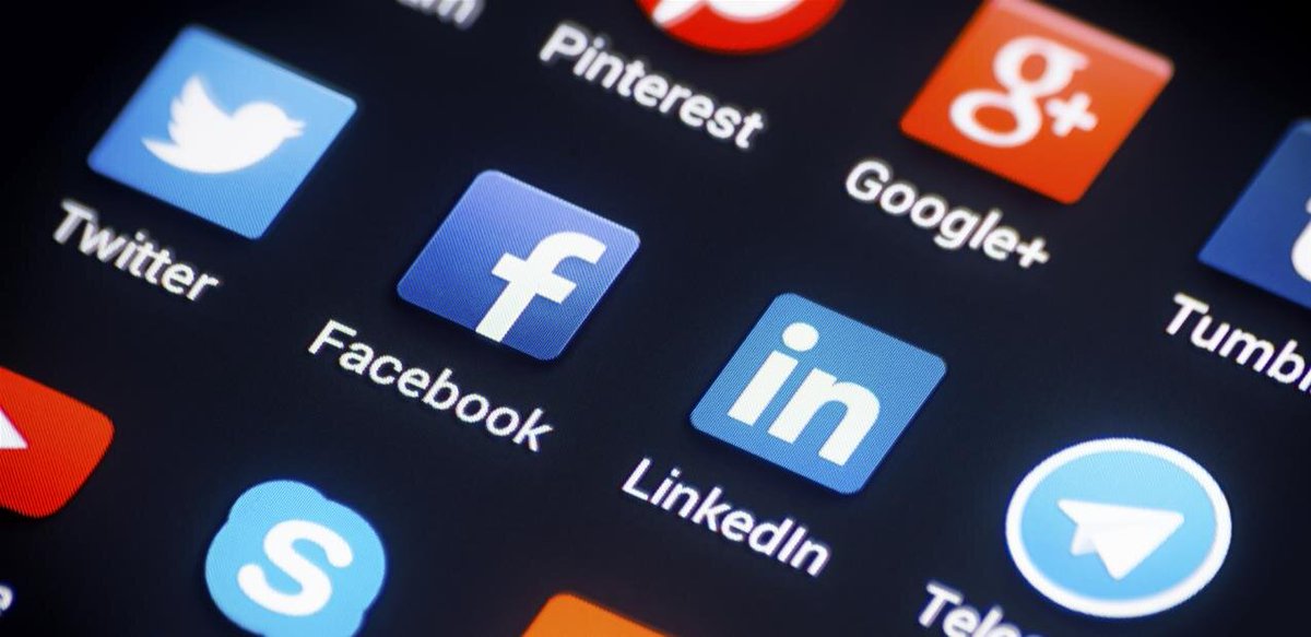 nextinpact's tweet image. ☕️  Une taxe sur chaque connexion aux réseaux sociaux pour remplacer la redevance TV… et identifier les internautes nextinpact.com/brief/une-taxe…