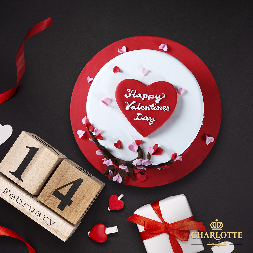 Charlotteksa's tweet photo. الهدية تكمل بـ كيك 😉
#ValentinesDay  #Valentine #ValentineWeek  #Charlotte  #charlottecakes #cake #HappyValentinesDay  #ValentinesDay2020 https://t.co/rhnvST0Hju
