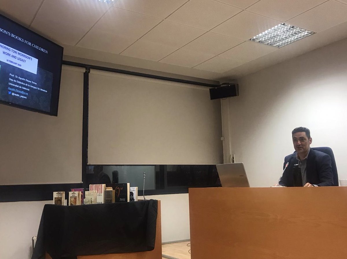 rawlin_papers's tweet photo. Delighted to be part of the conference on #ToniMorrison @UV_EG and experience once again Carmen Manuel’s passion for African American literature. #TheBigBox The process and the goal of education are one and the same thing #JamesBaldwin #JohnDewey https://t.co/MOy3cEejQf