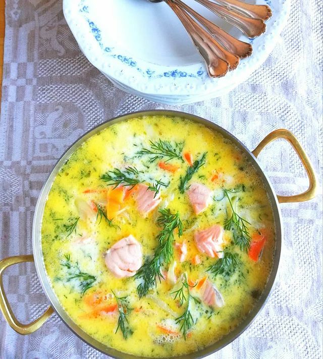 Eiks tänään ole se kalakeittopäivä vai olenko ihan hakusessa? Tässä kuitenkin kalakeittoa isän reseptillä ja tässä käytetty kermaa joten se ei ole kirkas lohikeitto kuten se edellinen jonka soseutin itselleni.
#herkkuruokaa #hyväruoka #syökääkalaa #kalak… ift.tt/3bs8Gt1