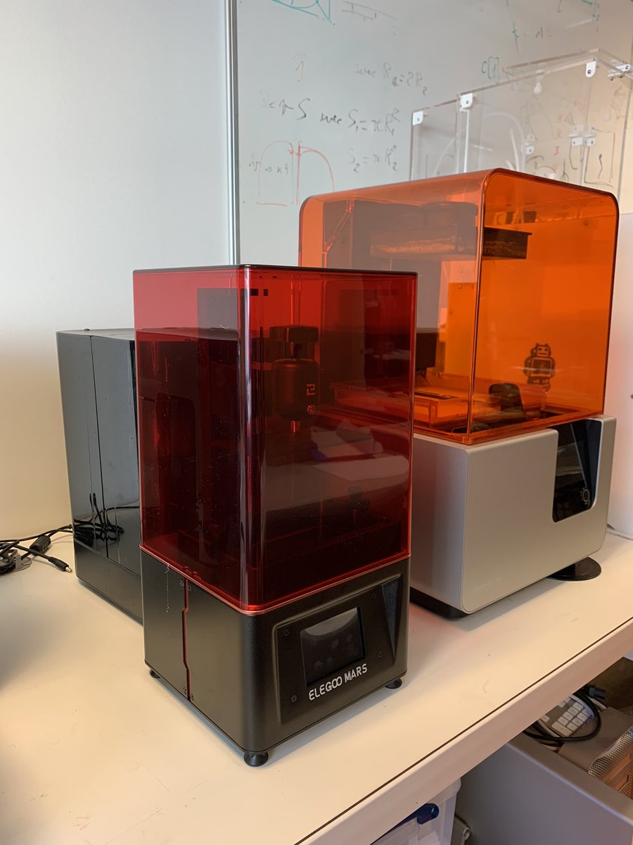 marcmonticelli's tweet photo. Réception au #fablab du #ljad de la petite soeur de la form2, une elegoo mars lcd. https://t.co/RHntN5QZW5