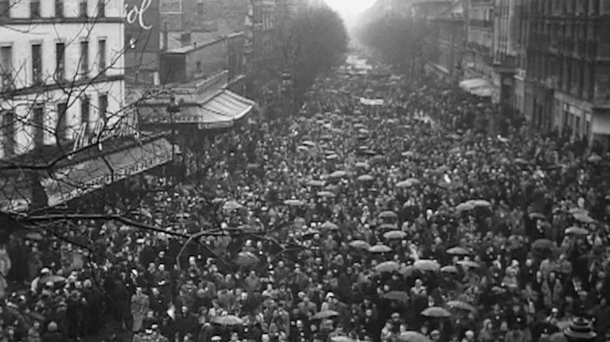 Gilles_Perret's tweet image. Ce 11 février est la date anniversaire du décès d&apos;Ambroise Croizat, bâtisseur de la #Sécu. Une vie consacrée à l&apos;intérêt général honorée par 1 million de personnes lors de ses obsèques. 
Alors que #Macron crée des angoisses pr les lendemains, Croizat voulait nous en débarrasser.