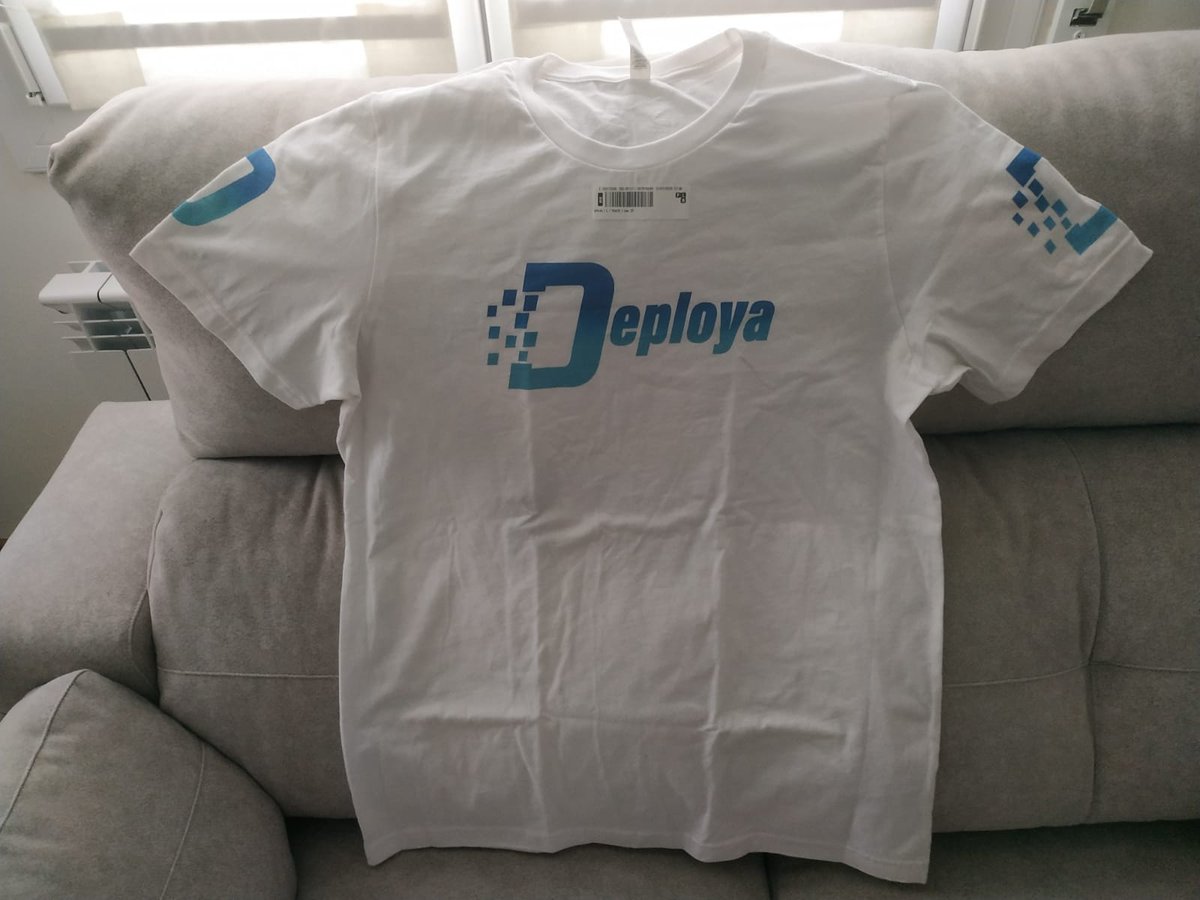 Deploya_es's tweet photo. ➡ Esta es la 🔥👕🔥  que llevaremos en @uniencounter 

Os será fácil encontrarnos 😊 https://t.co/6NR0YYh36l