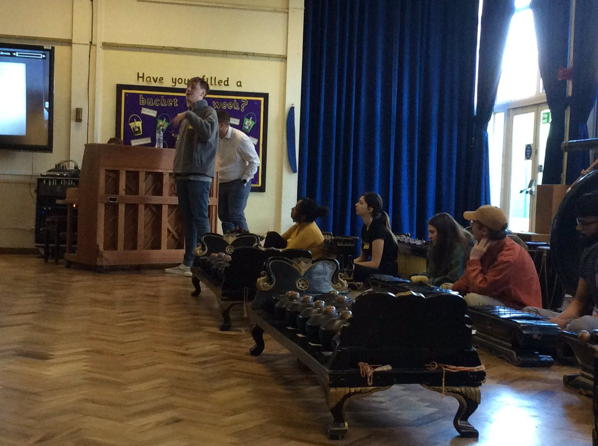 Day 2 of the annual SCAMP project is about to start for the Song Writing students at Shephalbury Park Primary School. Time to recap the songs from yesterday.  #uhcreatives