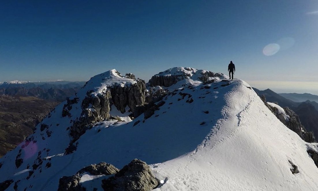 C'est le moment idéal pour une randonnée en raquettes à neige !
Le Monte Resegone ravira les amoureux des excursions en haute altitude ❄️⛄🏔️

📍Monte Resegone
📷 @we.roof

#visitbergamo #bergamojustamazing