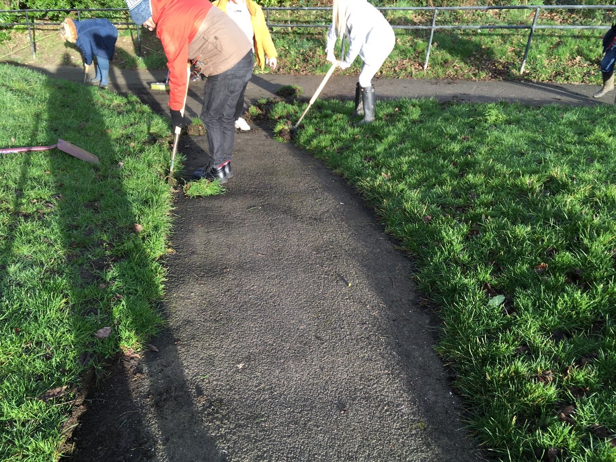 darlingtoncares's tweet photo. Fantastic work last week from EE in Sugar Hill! Nearly all the path edging was completed! Thank you for all your hard work!! #environment #pathedging #volunteers https://t.co/tGRFEXinI2